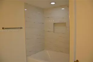 130 SW 96th Ave, Plantation, FL 33324 - Photo 5