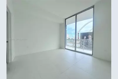 1400 Biscayne Blvd #402, Miami, FL 33132 - Photo 5
