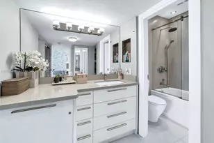 100 Bayview Dr, Sunny Isles Beach, FL 33160 - Photo 15