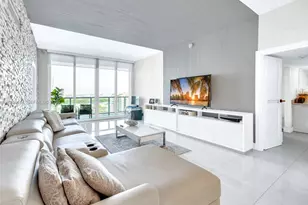 100 Bayview Dr, Sunny Isles Beach, FL 33160 - Photo 3
