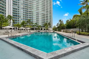 100 Bayview Dr, Sunny Isles Beach, FL 33160 - Photo 29