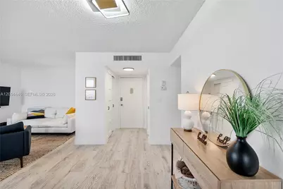 2639 N Riverside Dr #806, Pompano Beach, FL 33062 - Photo 5
