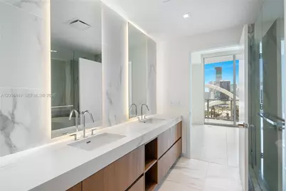 1400 Biscayne Blvd #2502, Miami, FL 33132 - Photo 11