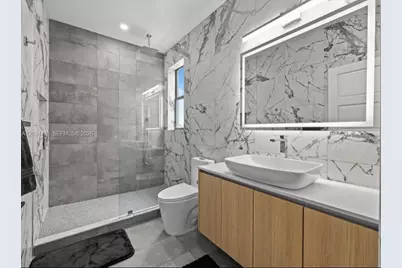 307 SW 10th St, Fort Lauderdale, FL 33315 - Photo 35