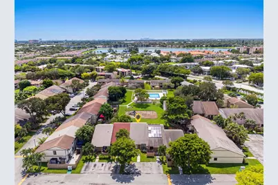 460 NE 211th Ter, Miami, FL 33179 - Photo 23