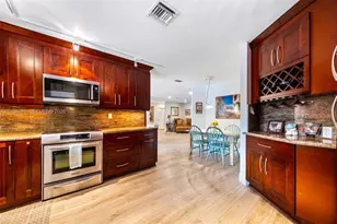 20011 NE 25th Ave, Miami, FL 33180 - Photo 17