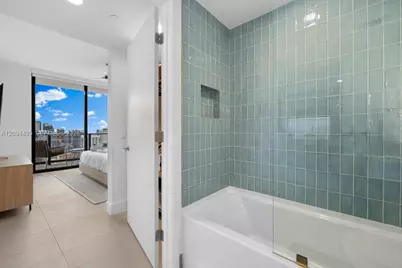 159 NE 6th St #4707, Miami, FL 33132 - Photo 19