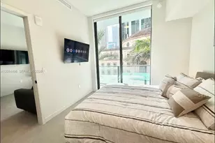 121 NE 5th St, Miami, FL 33132 - Photo 7