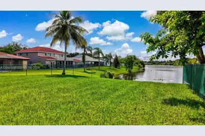 15600 Huntridge Rd, Davie, FL 33331 - Photo 3