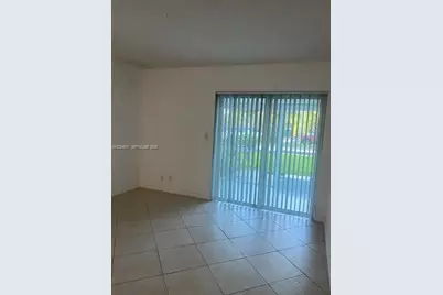 100 Lakeview Dr #106, Weston, FL 33326 - Photo 3