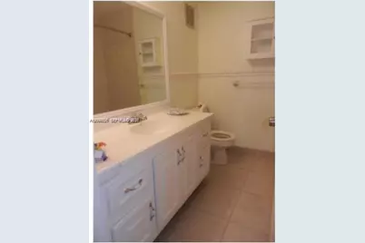 100 Lakeview Dr #106, Weston, FL 33326 - Photo 7