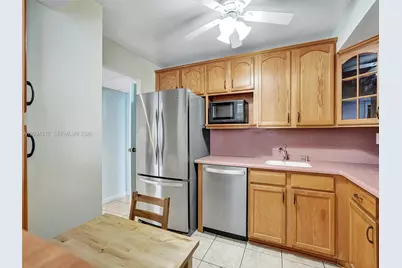 2001 Atlantic Shores Blvd #419, Hallandale Beach, FL 33009 - Photo 3
