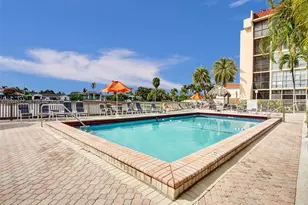 2001 Atlantic Shores Blvd, Hallandale Beach, FL 33009 - Photo 29