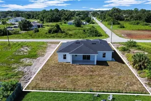 475 Raymer St, Lehigh Acres, FL 33974 - Photo 5