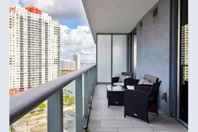 1300 Brickell Bay Dr #1711, Miami, FL 33131 - Photo 13