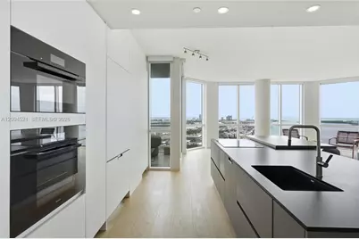 244 Biscayne Blvd #4103, Miami, FL 33132 - Photo 13