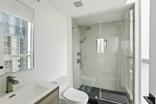 244 Biscayne Blvd, Miami, FL 33132 - Photo 35