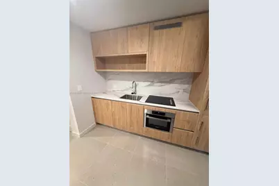 11 NE 6th St #706, Miami, FL 33132 - Photo 17