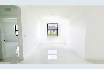 733 Alee St E, Lehigh Acres, FL 33467 - Photo 15