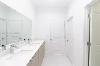 733 Alee St E, Lehigh Acres, FL 33467 - Photo 23