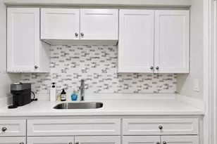 951 Jefferson Ave, Miami Beach, FL 33139 - Photo 5