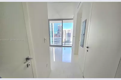 300 Biscayne Boulevard Way #2208W, Miami, FL 33131 - Photo 11
