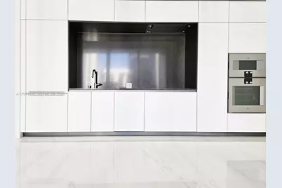300 Biscayne Boulevard Way #2208W, Miami, FL 33131 - Photo 5