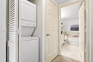 55 Merrick Wy, Coral Gables, FL 33134 - Photo 11