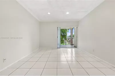 2700 Riverside Dr #302-B, Coral Springs, FL 33065 - Photo 11