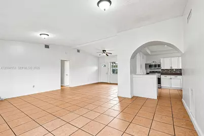 571 NE 172nd St, North Miami Beach, FL 33162 - Photo 11