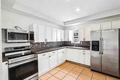 571 NE 172nd St, North Miami Beach, FL 33162 - Photo 3