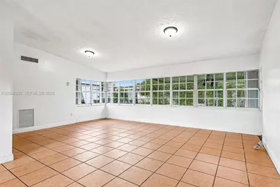 571 NE 172nd St, North Miami Beach, FL 33162 - Photo 13
