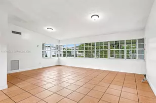 571 NE 172nd St, North Miami Beach, FL 33162 - Photo 13