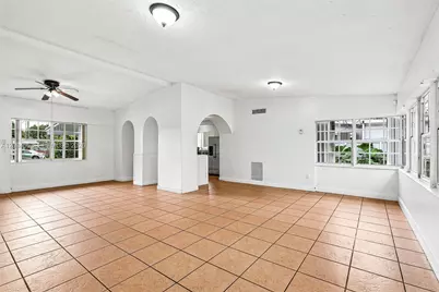 571 NE 172nd St, North Miami Beach, FL 33162 - Photo 9