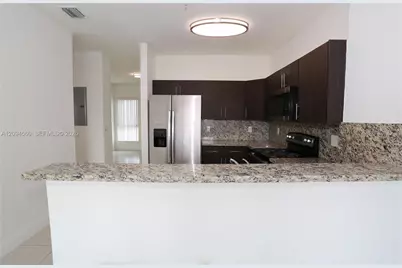 6171 NW 182nd Ln #305, Hialeah, FL 33015 - Photo 5