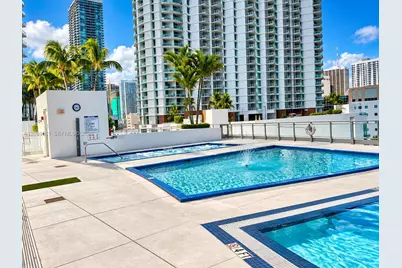 92 SW 3rd St #1603, Miami, FL 33130 - Photo 5