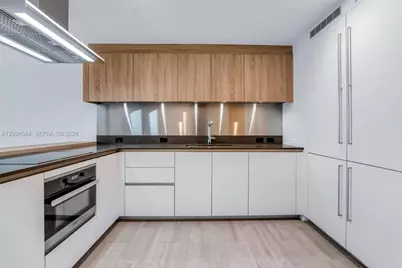 1000 Brickell Plaza #2304, Miami, FL 33131 - Photo 11