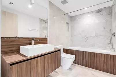 1000 Brickell Plaza #2304, Miami, FL 33131 - Photo 19