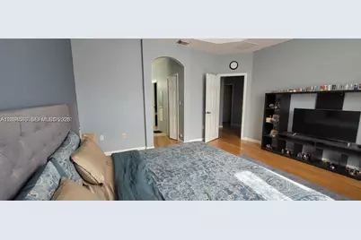 8551 NW 108th Ct, Doral, FL 33178 - Photo 9