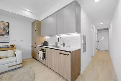 580 72nd St #611, Miami Beach, FL 33141 - Photo 3