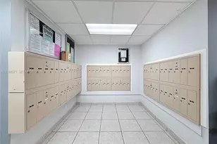 1000 NE 14th Ave, Hallandale Beach, FL 33009 - Photo 25
