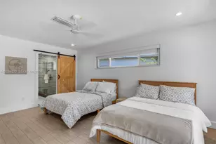 2471 NE 201st St, Miami, FL 33180 - Photo 23