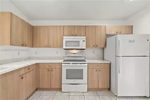 606 NW 208th Way, Pembroke Pines, FL 33029 - Photo 15