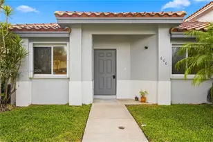 606 NW 208th Way, Pembroke Pines, FL 33029 - Photo 3