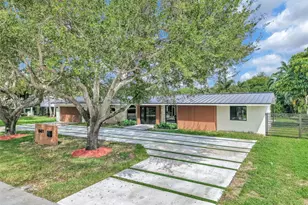 15471 SW 83rd Ave, Palmetto Bay, FL 33157 - Photo 1