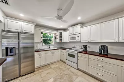 814 NE 4th St #814, Hallandale Beach, FL 33009 - Photo 13
