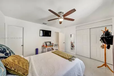 814 NE 4th St #814, Hallandale Beach, FL 33009 - Photo 21