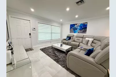 520 NW 46th St, Deerfield Beach, FL 33064 - Photo 3