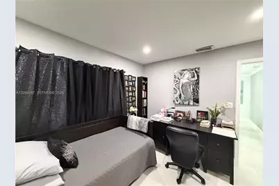 520 NW 46th St, Deerfield Beach, FL 33064 - Photo 23