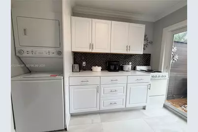 520 NW 46th St, Deerfield Beach, FL 33064 - Photo 11